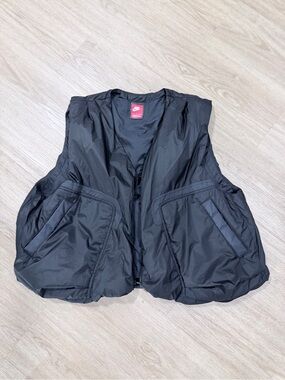Nike tech vest
